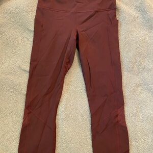 Lululemon Athletica Women's Capris in Burgundy